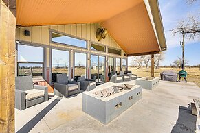 Riverside Retreat in Bridgeport w/ Game Room!