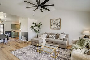 7 Mi to Lake Bridgeport: Home w/ Yard & Grill!