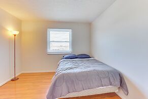 2 Mi to Bow Wow Beach: Townhome w/ Pool Access!
