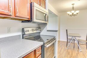 2 Mi to Bow Wow Beach: Townhome w/ Pool Access!