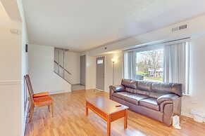 2 Mi to Bow Wow Beach: Townhome w/ Pool Access!