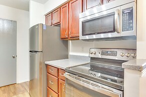 2 Mi to Bow Wow Beach: Townhome w/ Pool Access!