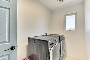 Stargazer's Delight: Mtn-view Pearce Home w/ Deck!