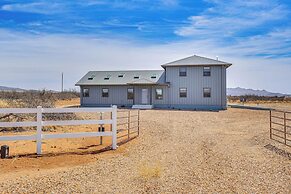 Stargazer's Delight: Mtn-view Pearce Home w/ Deck!