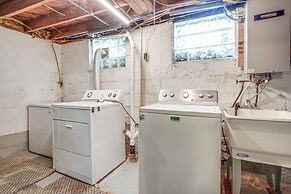 Walk to Lake Erie & Beach Access: Home w/ Deck!