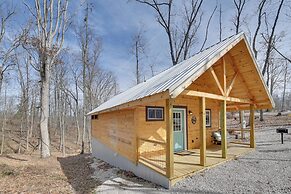 Hot Tub & Fire Pit: Romantic Getaway in Frenchburg