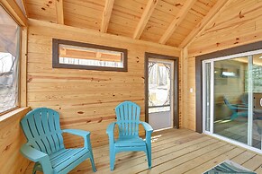 Hot Tub & Fire Pit: Romantic Getaway in Frenchburg