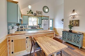 Hot Tub & Fire Pit: Romantic Getaway in Frenchburg