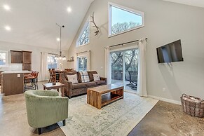 Hot Tub, Water Access: Cabin Near Lake Red Rock!