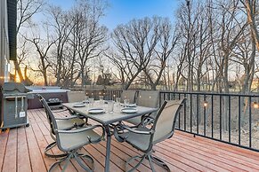 Hot Tub, Water Access: Cabin Near Lake Red Rock!