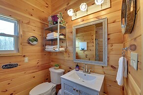 Bring a Pet: Peaceful Frenchburg Cabin on 1 Acre