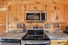 Bring a Pet: Peaceful Frenchburg Cabin on 1 Acre