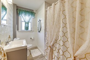 3 Mi to Penn: Pet-friendly Townhome in Yeadon!