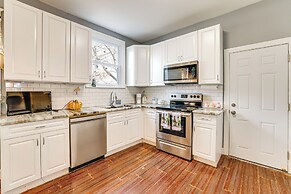 3 Mi to Penn: Pet-friendly Townhome in Yeadon!