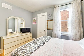 3 Mi to Penn: Pet-friendly Townhome in Yeadon!