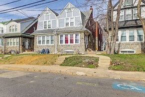 3 Mi to Penn: Pet-friendly Townhome in Yeadon!