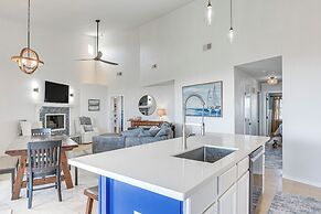 Beachfront Retreat: West End Home in Galveston!