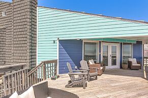 Beachfront Retreat: West End Home in Galveston!