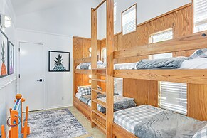 Beachfront Retreat: West End Home in Galveston!