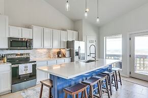 Beachfront Retreat: West End Home in Galveston!