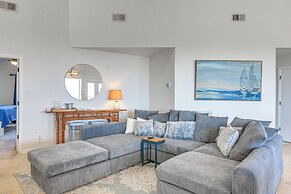 Beachfront Retreat: West End Home in Galveston!