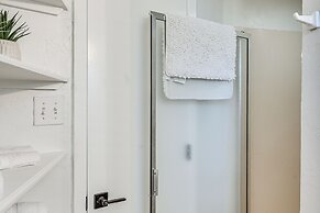 Beachfront Retreat: West End Home in Galveston!