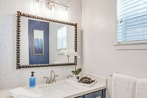 Beachfront Retreat: West End Home in Galveston!