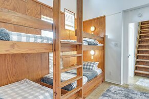 Beachfront Retreat: West End Home in Galveston!