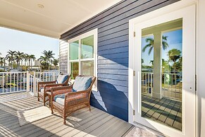 1 Mi to Beach Access: Home w/ Porch in Fort Myers!