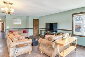 Riverfront Cabin Near Dtwn Pella w/ Game Room!