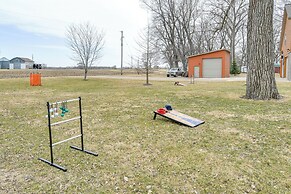 Riverfront Cabin Near Dtwn Pella w/ Game Room!