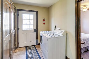 Riverfront Cabin Near Dtwn Pella w/ Game Room!