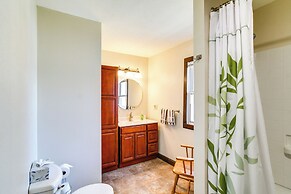 Riverfront Cabin Near Dtwn Pella w/ Game Room!