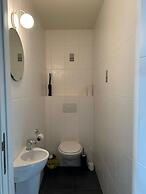 Huswell - Spacious 3-bedroom Duplex Apartment