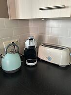 Huswell - Spacious 3-bedroom Duplex Apartment