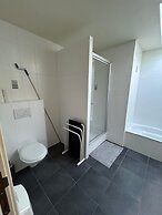 Huswell - Spacious 3-bedroom Duplex Apartment