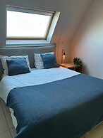 Huswell - Spacious 3-bedroom Duplex Apartment