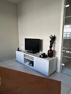 Huswell - Spacious 3-bedroom Duplex Apartment