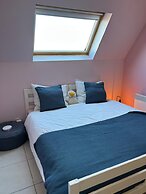 Huswell - Spacious 3-bedroom Duplex Apartment