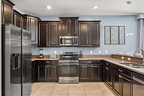 Upstay Movie-themed Mansion w Arcade Pool Hot Tub