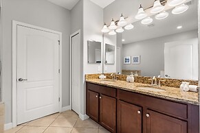 Upstay Movie-themed Mansion w Arcade Pool Hot Tub