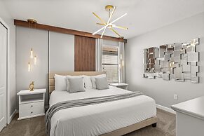 Upstay Movie-themed Mansion w Arcade Pool Hot Tub