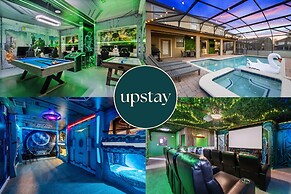 Upstay Movie-themed Mansion w Arcade Pool Hot Tub