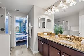 Upstay Movie-themed Mansion w Arcade Pool Hot Tub