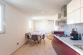 Pleasant 2BR flat next to Genoa Port