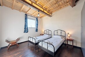 Pleasant 2BR flat next to Genoa Port