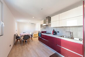 Pleasant 2BR flat next to Genoa Port