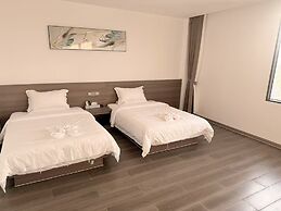 Xianglong Hotel