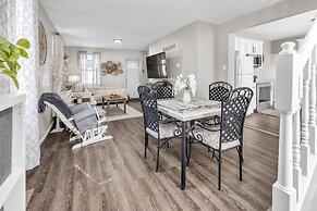 Serene Corner Cottage With Hot Tub 3 Bedroom Home