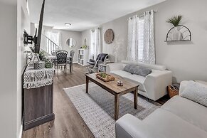 Serene Corner Cottage With Hot Tub 3 Bedroom Home